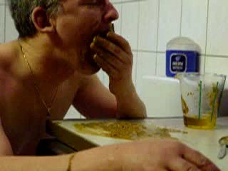 Man jerks off and eats his shit and cum in amateur porn.