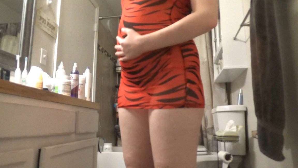 SexyScatForYou – 13 weeks pregnant dancing poop party