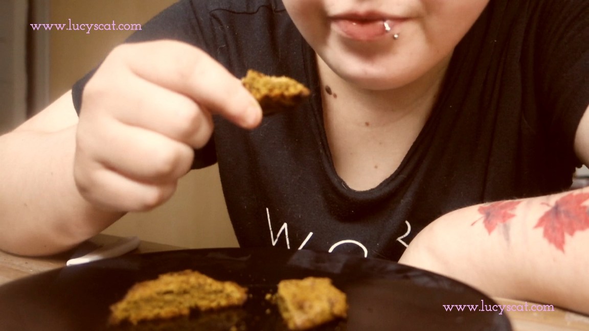LucyScat – Making of My Chocolate Poo Cookies