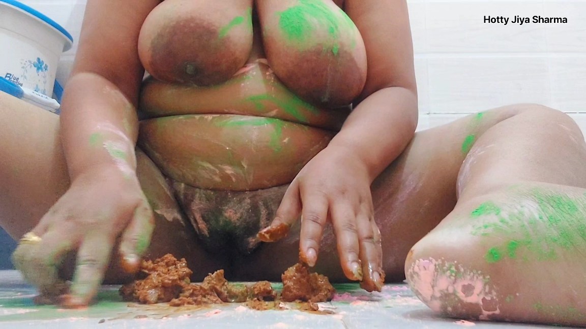 Hotty Jiya Sharma Big Indian Ass Full of Shit and Paint