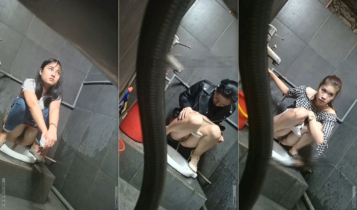 Chinese Girls in Skirts Use the Same Toilet One by One